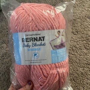 Bernat Baby Blanket Sparkle Yarn in Pink